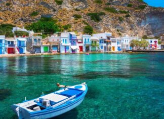Μανώλης Μικέλης: Η Μήλος είναι χιλιάδες χρώματα και κύματα