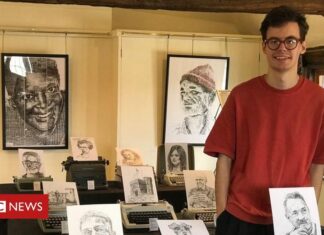 Αντί για πινέλα χρησιμοποιεί…γραφομηχανή