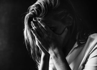 Σπάνε τη σιωπή οι γυναίκες που κακοποιούνται