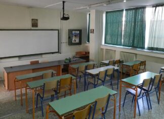 Τα παιδιά στα θρανία ξανά υπό την σκιά του lock-down