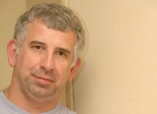 Πέτρος Φιλιππίδης: Η αυλαία που έπεσε χωρίς να ακουστεί χειροκρότημα