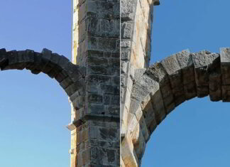 Το αρχαίο υδραγωγείο της Μυτιλήνης με τις τοξοστοιχίες θεωρήθηκε πρωτοπόρο