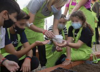 Ρούλα Λεύκελη: Η εκπαιδευτικός που καλλιεργεί την γνώση στα παιδιά των ακριτικών Ριζίων του Έβρου