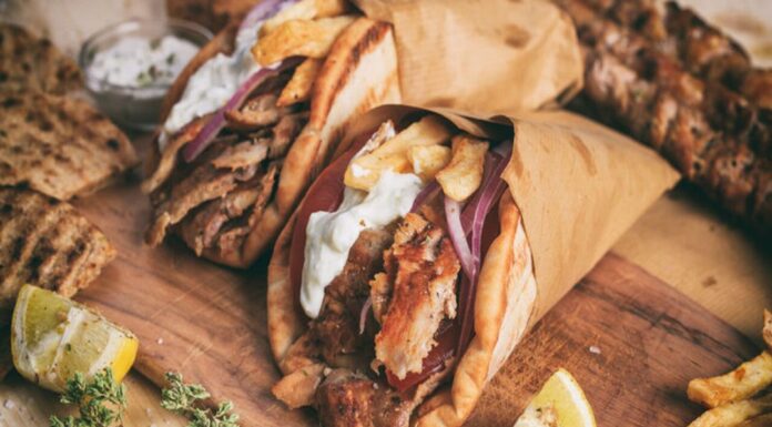 Καυτερή η τιμή του πιτόγυρου…στα 2,90€