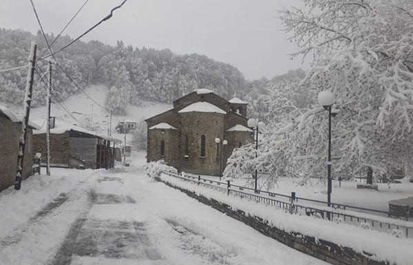Κοτύλη: Παραμυθένια χιονισμένα τοπία με νεράιδες και μάγισσες