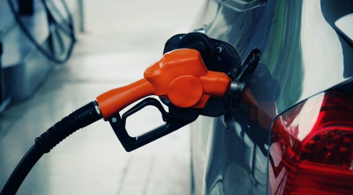 Ακριβό μου διθέσιο: Η Ελλάδα παγκόσμια πρωταθλήτρια στις τιμές καυσίμων