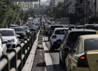 70 ώρες το χρόνο κολλημένοι στην κίνηση της Αθήνας