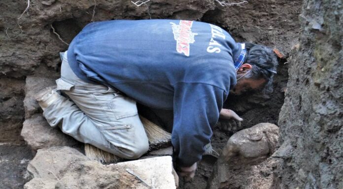 Άγαλμα των αυτοκρατορικών χρόνων αποκαλύφθηκε στο κέντρο της Βέροιας