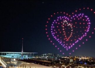 360 drones “χόρεψαν” στον αττικό ουρανό