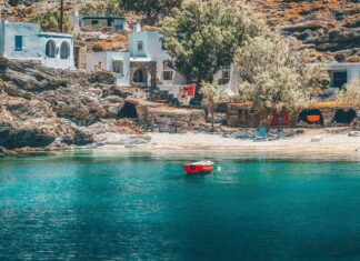 Τήνος: Το νησί που αποθεώνουν ΜΜΕ του Καναδά και της Βρετανίας