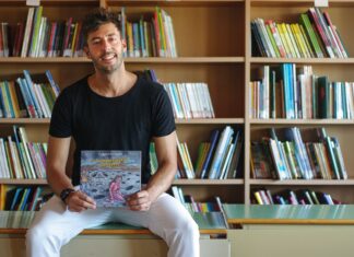 Κώστας Χριστόπουλος: Ο εκπαιδευτικός που πολέμα την ενδοσχολική βία με την…πένα του