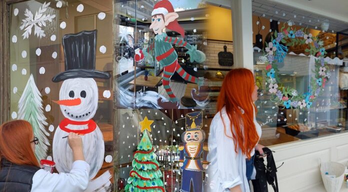 Μαθήτρια του Μυταρά μετέτρεψε τη Χαλκίδα σε χριστουγεννιάτικο καμβά