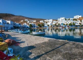 Το ελληνικό νησί που κερδίζει νέους και ζευγάρια, το αποθεώνουν οι bloggers