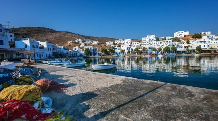 Το ελληνικό νησί που κερδίζει νέους και ζευγάρια, το αποθεώνουν οι bloggers