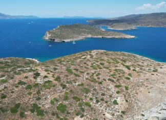 Κάβο – Σκυλί: Ο άγνωστος εξωτικός παράδεισος των… σκαφάτων στον Πόρο