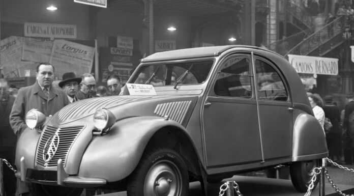 Το 2 CV γιορτάζει τα 75α γενέθλιά του