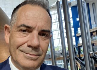 Βαγγέλης Γιακουμής: Ο έμπειρος δημοσιογράφος που λατρεύει την πόλη που μεγάλωσε