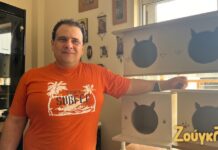 Ένα ζευγάρι ξυλουργών από το Περιστέρι φτιάχνει σπιτάκια για αδέσποτα ζωάκια