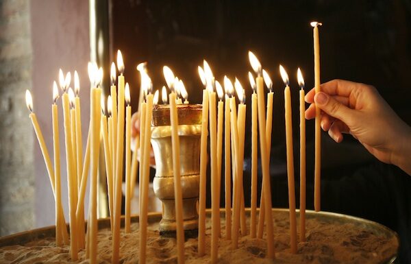 Ξεχωριστές προσωπικότητες εύχονται Καλή Ανάσταση