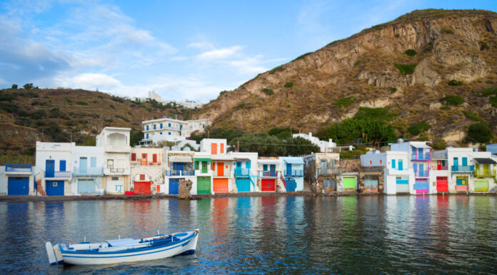 Τριήμερο για λίγους…