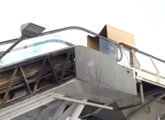 Πεζογέφυρα ΟΛΠ: Παραμένει εκτός λειτουργίας 13 μήνες μετά την πυρκαγιά