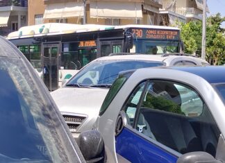 Δρόμοι αποκλεισμένοι από τα διπλοπαρκαρισμένα