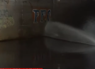 Διαρροή νερού από κεντρικό αγωγό εδώ και μήνες