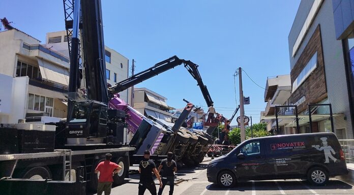 Κοιμόταν όταν ο γερανός καταπλάκωσε το διαμέρισμά της – «Κατάλαβα ότι δεν ήταν σεισμός»