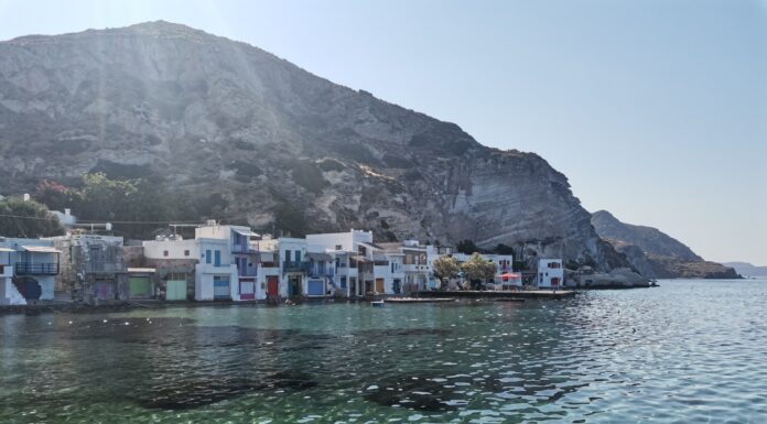 Ξεχωριστές προσωπικότητες μας ξεναγούν στους Αυγουστιάτικους παραδείσους τους