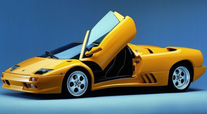 Η Lamborghini Diablo έγινε 35 ετών