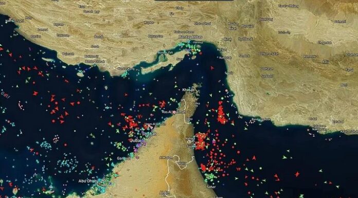 Συγκλονίζει σύζυγος εγκλωβισμένου Έλληνα ναυτικού στον Περσικό Κόλπο