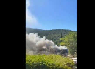 Φωτιά σε τουριστικό λεωφορείο στην Περιφερειακή Υμηττού