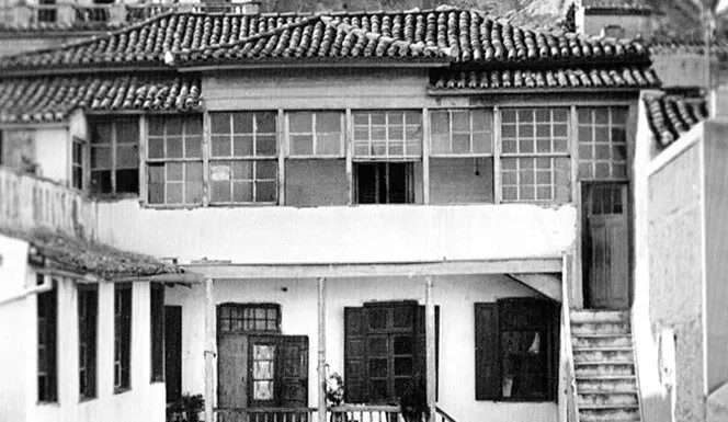 Στην οικεία Κοκοβίκου στην Πλάκα αποχαιρετούν την Ελενίτσα